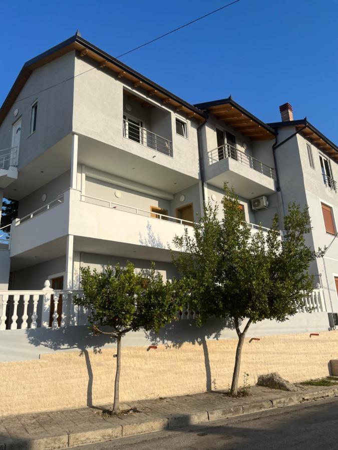 Villa Yseni Орікум Екстер'єр фото