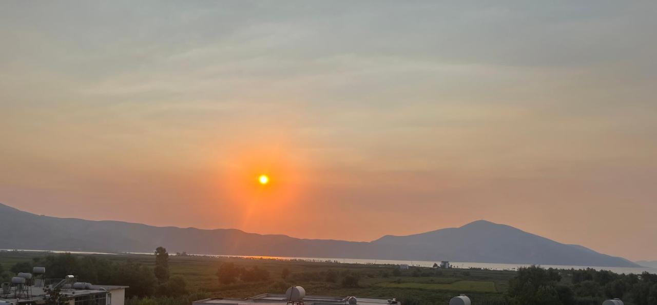 Villa Yseni Орікум Екстер'єр фото